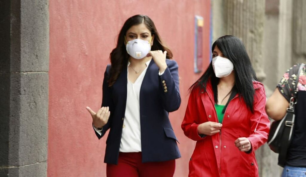 Claudia Rivera trata 2