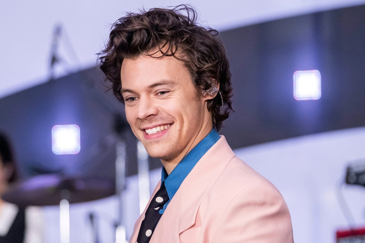 FOTOS: Harry Styles estrena imagen y así luce 1 Harry e1595540654689