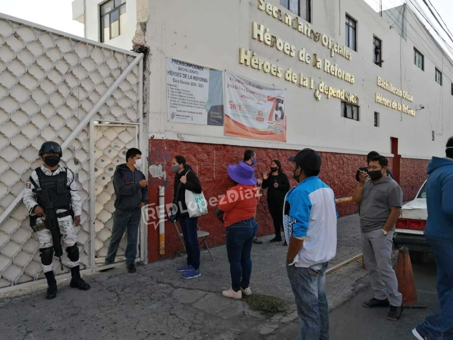 Tutores de la secundaria Héroes de la Reforma no tienen para pagar inscripciones por la pandemia 3 REFORMA 2