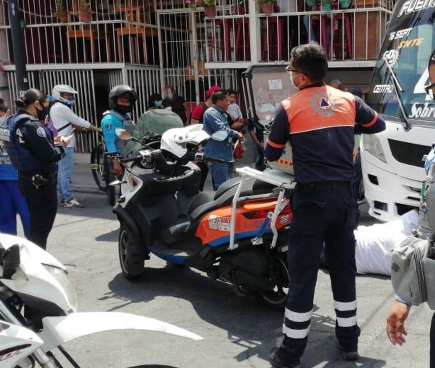 VIDEO: Ruta 4 arrolla a repartidor de comida en el Centro Histórico 3 WhatsApp Image 2020 07 20 at 4.39.39 PM 1