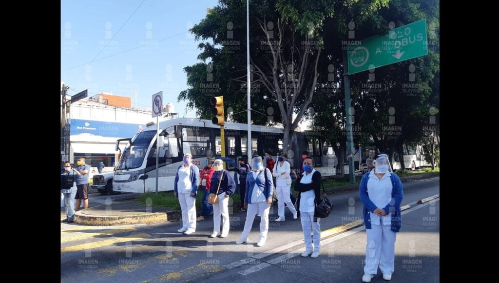 alumnos de la escuela angelopolis se manifiestan en la 11 sue