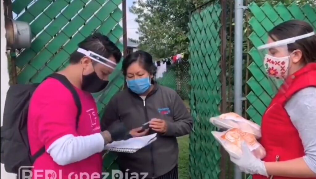 bachoco entrega toneladas de poyo en san pedro cholula