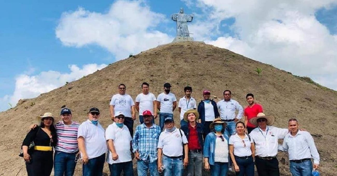VIDEO: Colocan figura de Cristo Rey arriba de pirámide prehispánica de Veracruz 5 cristo 1110x581 1