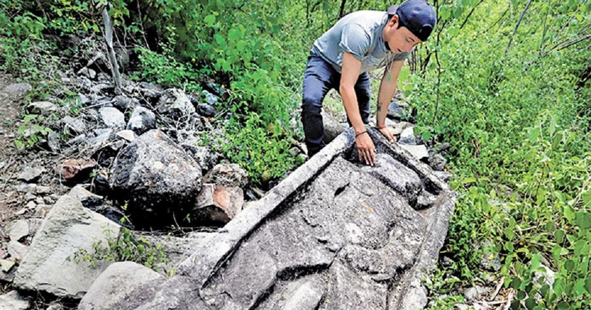 Hallan vestigios de una zona ceremonial en Puebla 1 grabado persona cuernos garras taparrabo 0 0 800 498 1