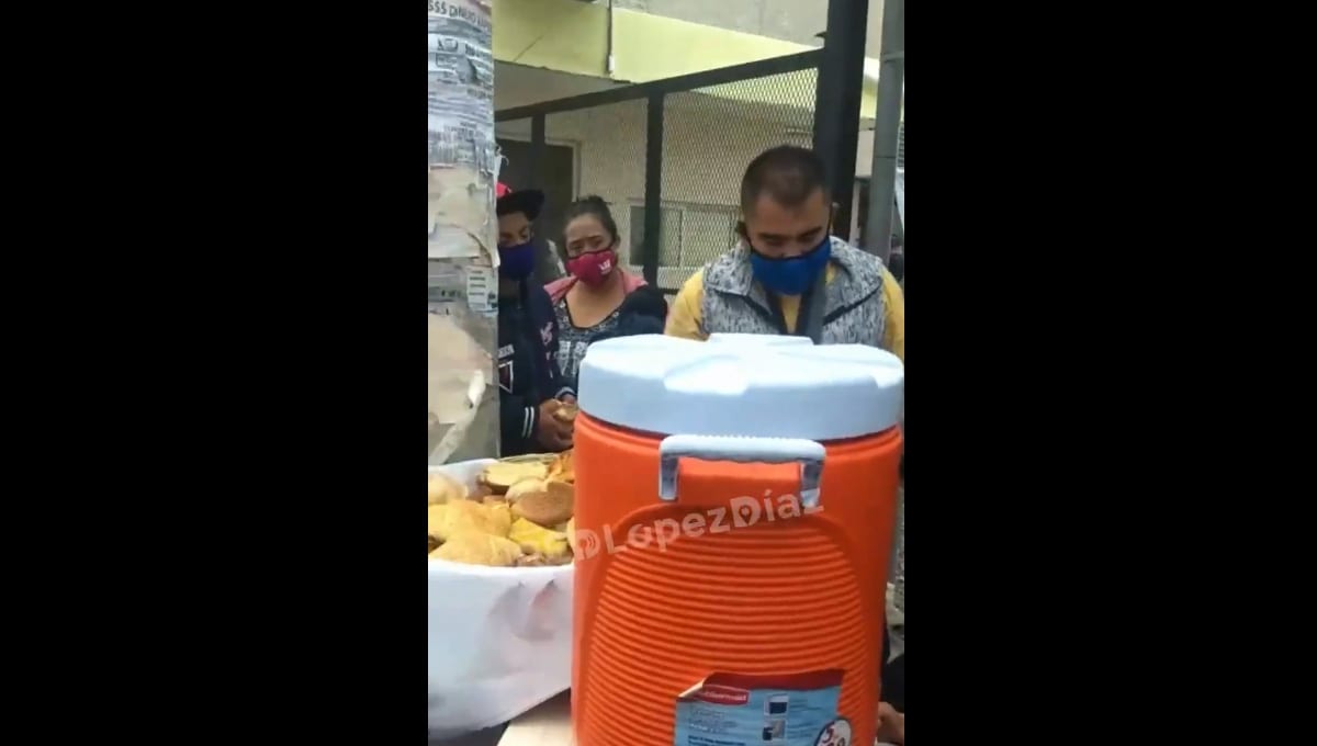 VIDEO: Poblanos regalan pan y café a familiares de pacientes de coronavirus de La Margarita 1 regalan pan y cafe en la margarita