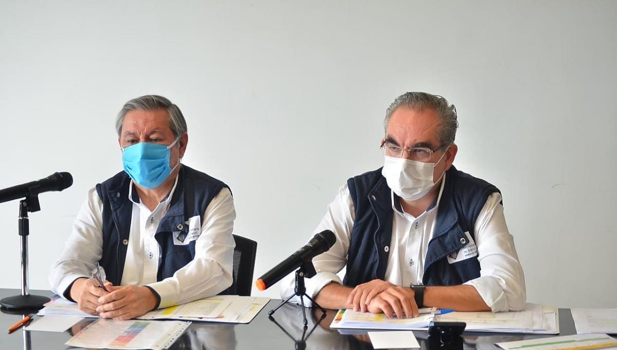Se registran 242 casos nuevos de covid-19 y 42 defunciones en Puebla 1 secretario de salud 1