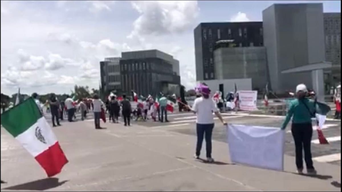 Por sexta ocasión en Puebla, FRENAA se manifiesta contra AMLO 1 117184310 4157497777625246 8923843218762287096 n 1