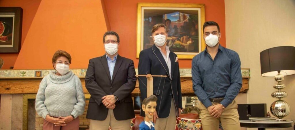 CARLOS RIVERA Y EL EMBAJADOR DE EU 2 2