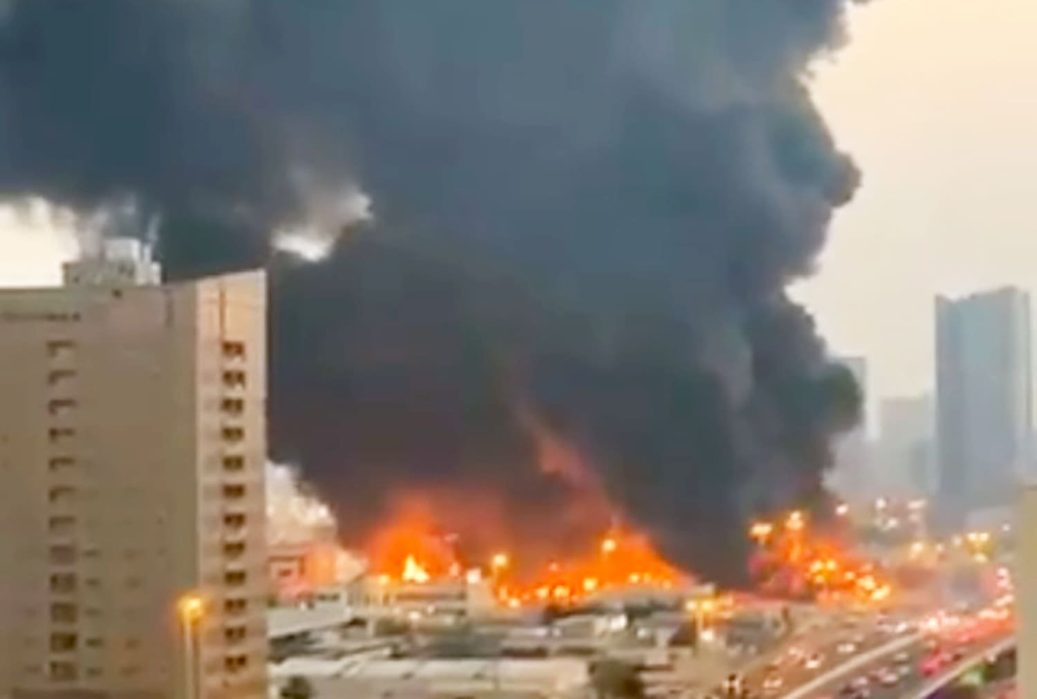 Explosion en aeropuerto de DUBAI