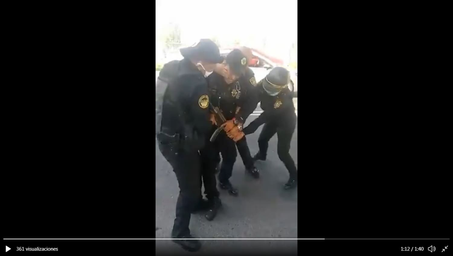 VIDEO: Policías forcejean por un arma de fuego en la Ciudad de México 1 POLICIAS 1