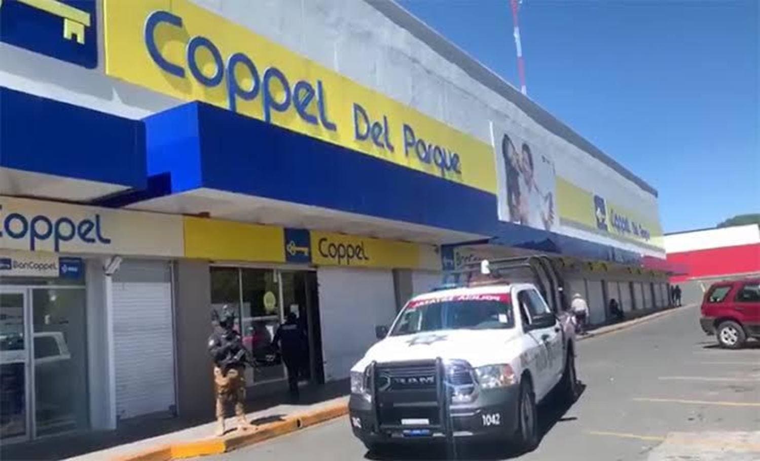 Asaltan Coppel sucursal Del Parque; se llevan celulares 1 WhatsApp Image 2020 08 27 at 4.07.23 PM 1 1