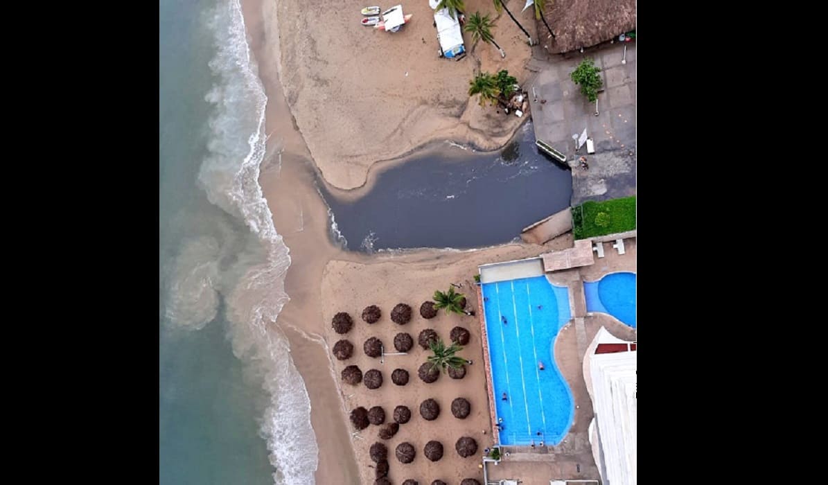 ¡Otra vez! Captan a la Comisión de Agua de Acapulco tirando aguas negras al mas 1 aguas negras acapulco