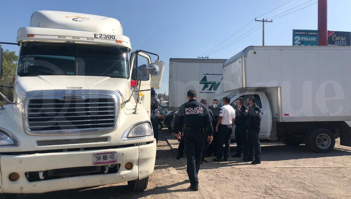 Privan de la libertad a un chófer y le roban el remolque con mercancía en San Jerónimo Caleras 1 almanaq