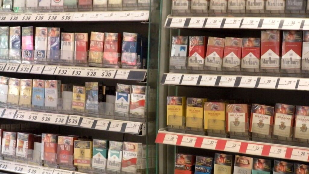 walmart contra nuevas reglas para consumo del tabaco