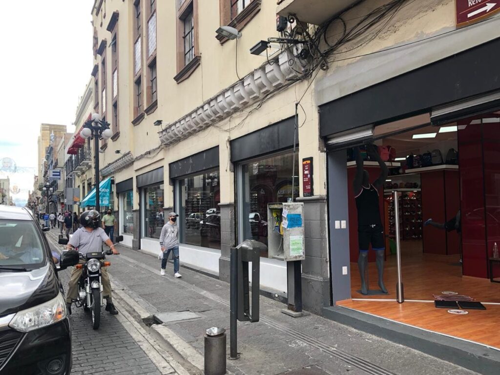 cierra parisina de reforma 1