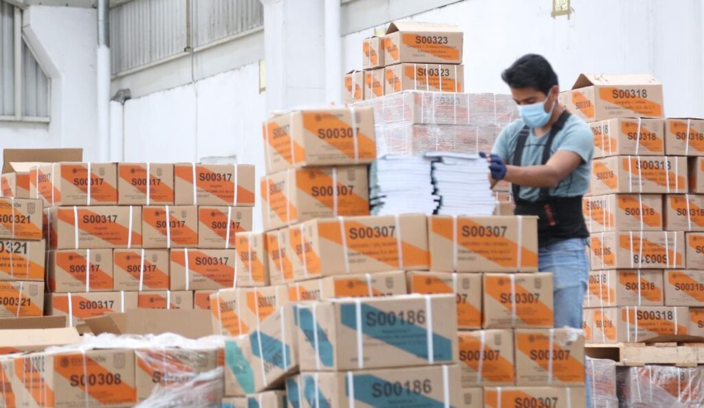 entrega de libros de texto