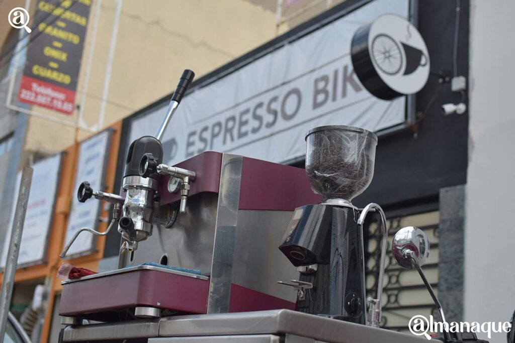 Espresso Bike, la cafetería itinerante que prepara tu bebida en la puerta  de tu casa - Revista Almanaque - Conoce las Últimas Noticias en Puebla