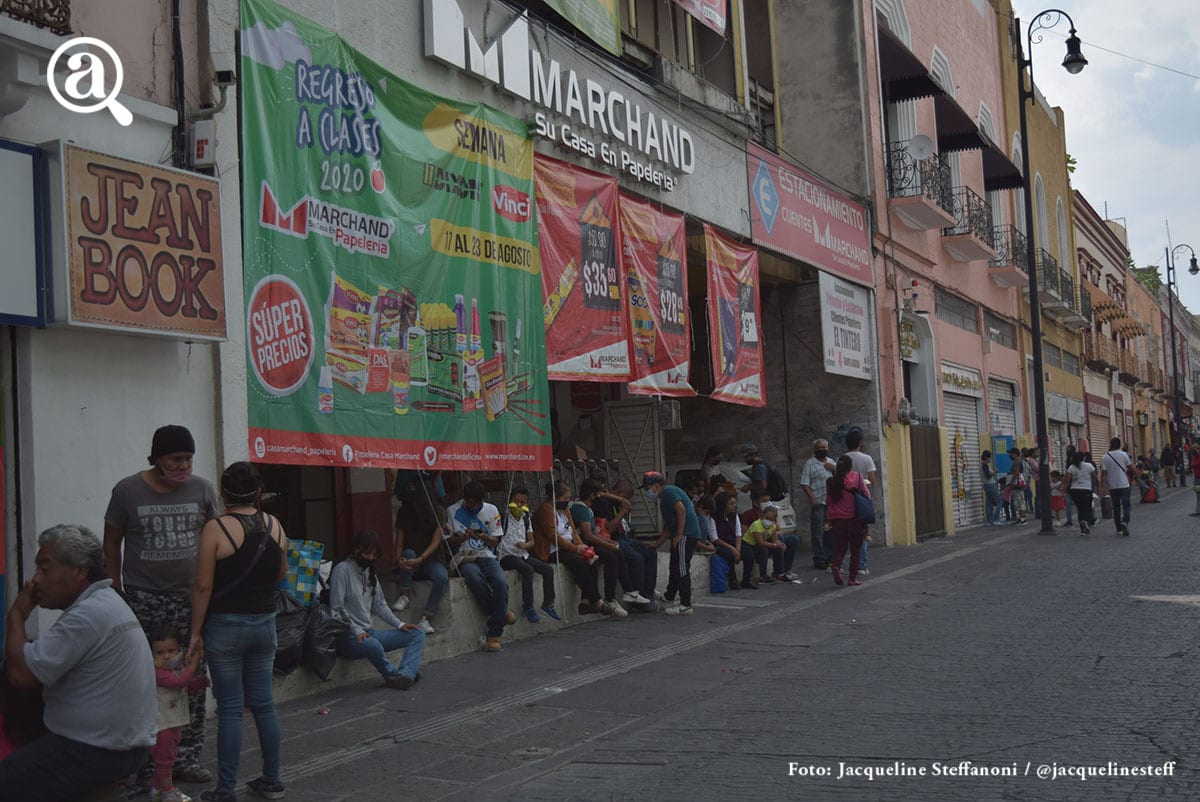 Poblanos hacen compras de pánico; acuden a papelerías a unas horas del regreso a clases 5 papelerias 2