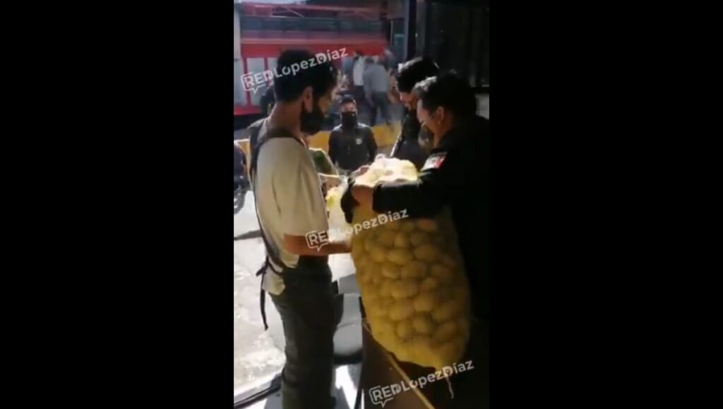 regalan toneladas de papa en central de abastos