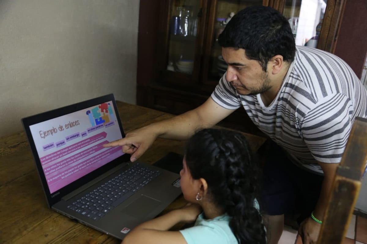 Poblanos abren señal de internet para que los niños puedan estudiar en Bosques de San Sebastián 5 regreso a clases Puebla