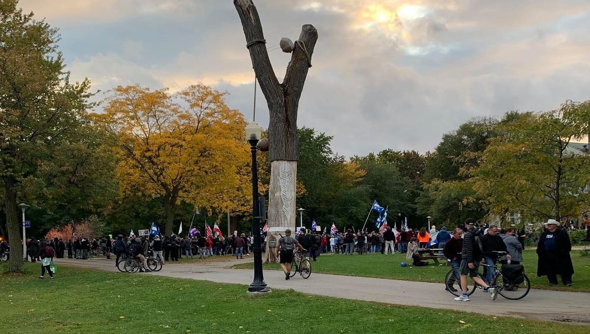 En Montreal, mil personas se manifiestan contra el uso de cubrebocas 1 120570820 405965690564161 4691259075696333460 n 1