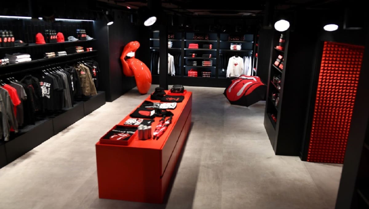 Los Rolling Stones abrirán su primera tienda en Londres; venderán cubrebocas 1 EhbgRrPXsAAPB76 1