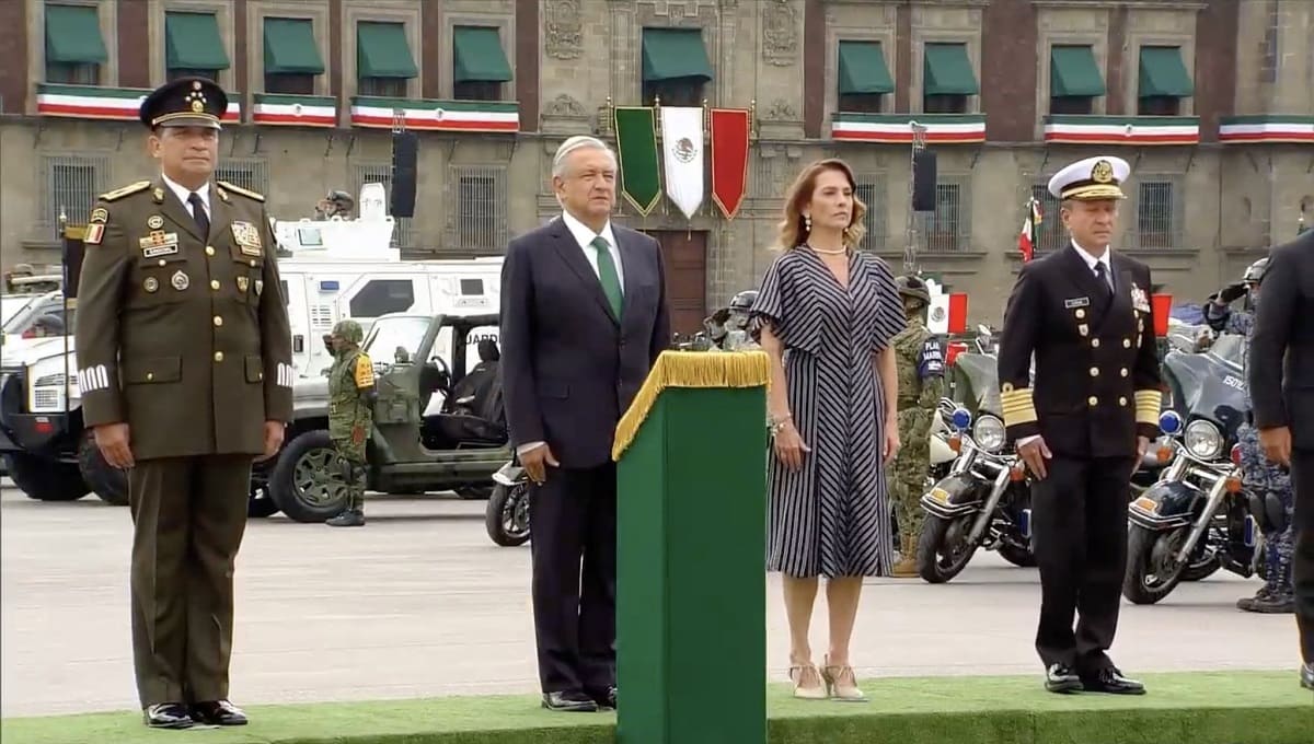 AMLO encabeza Desfile Militar del Grito de Independencia 7 EiDQNYnX0AgYU1P 1