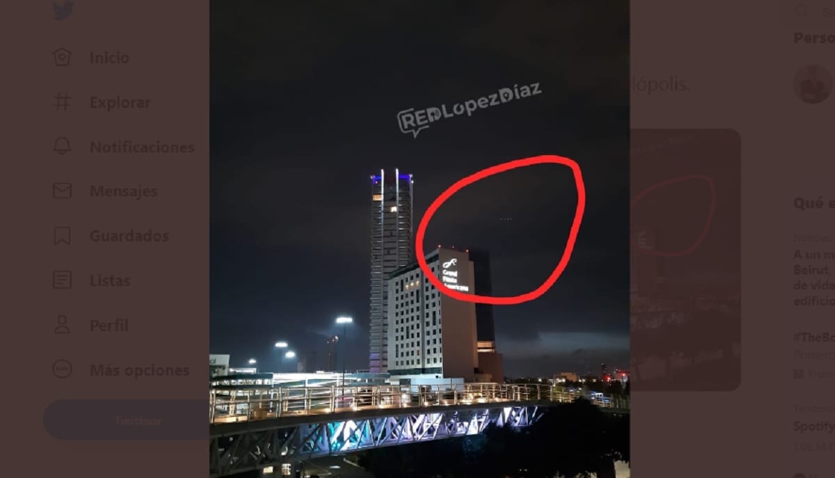 FOTOS: Captan avistamiento OVNI en Angelópolis 1 OBVNI