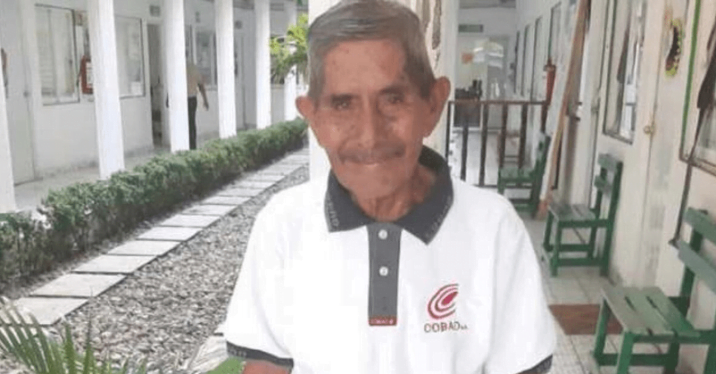 abuelito de 80 anos logra terminar preparatoria en Oaxaca 1110x580 1