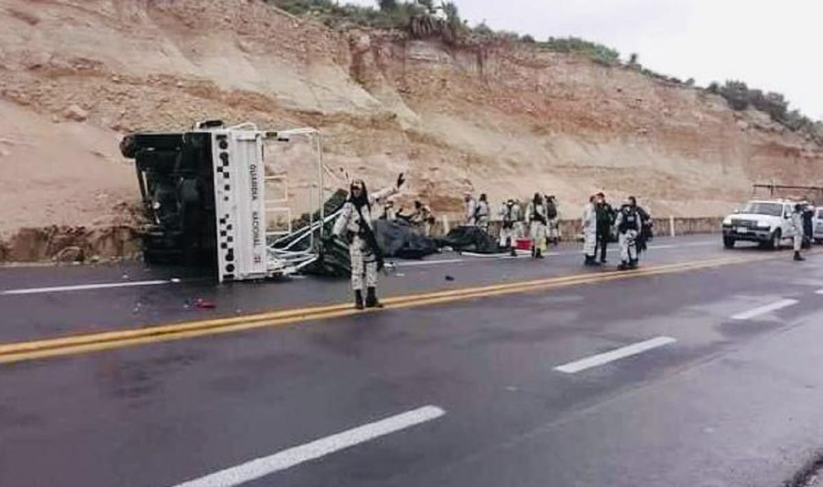 Camión de la Guardia Nacional choca en los límites de Puebla y Oaxaca 1 accidente guardia nacional
