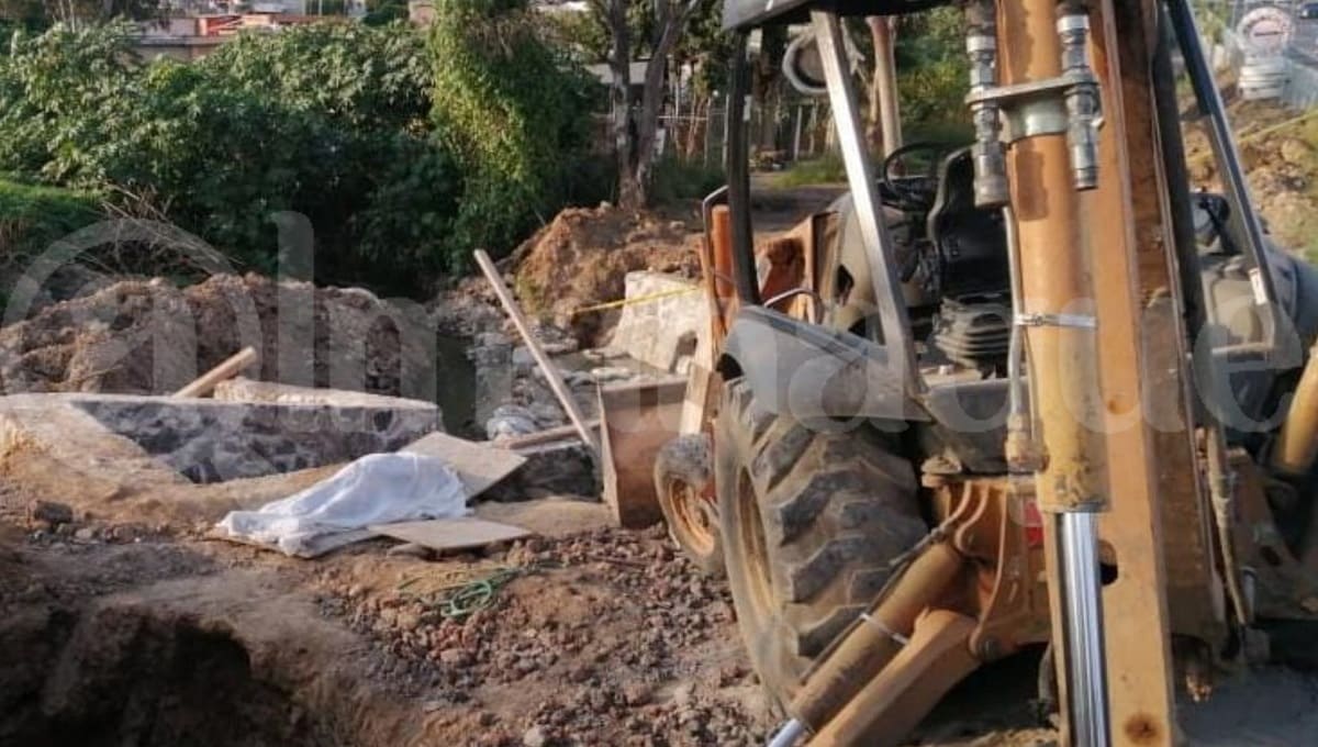 Muere menor al quedar sepultado por alud de tierra en obras de Ocoyucan 1 alud 1