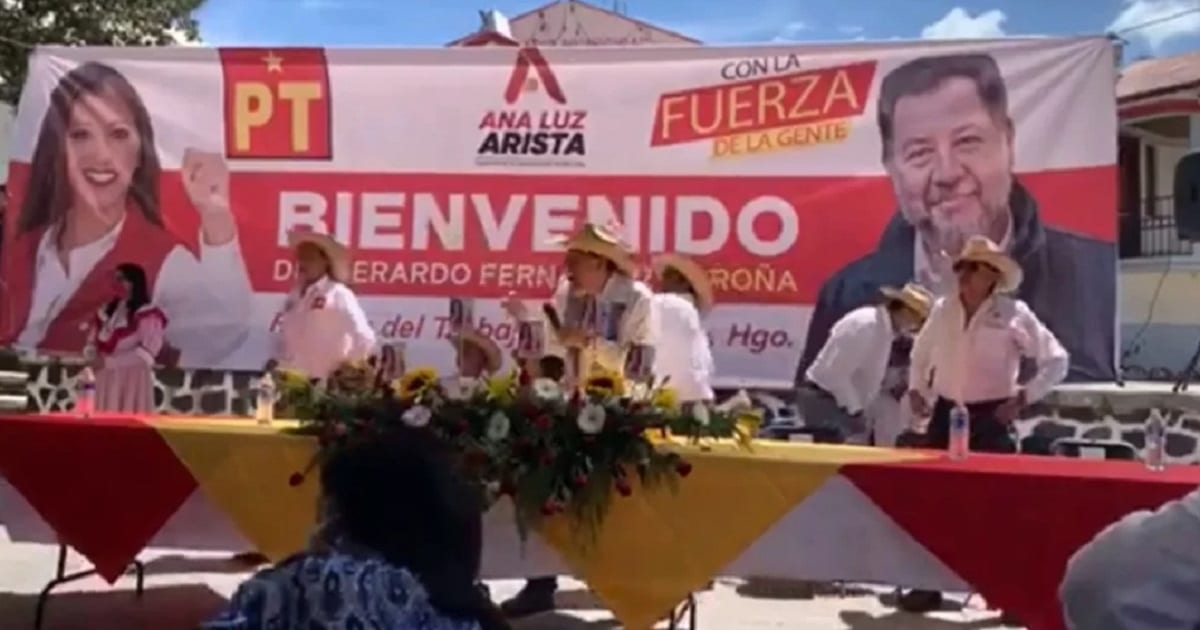 ¡Otra vez! Lanzan huevos a Fernández Noroña en Hidalgo 1 chilaquiles 1