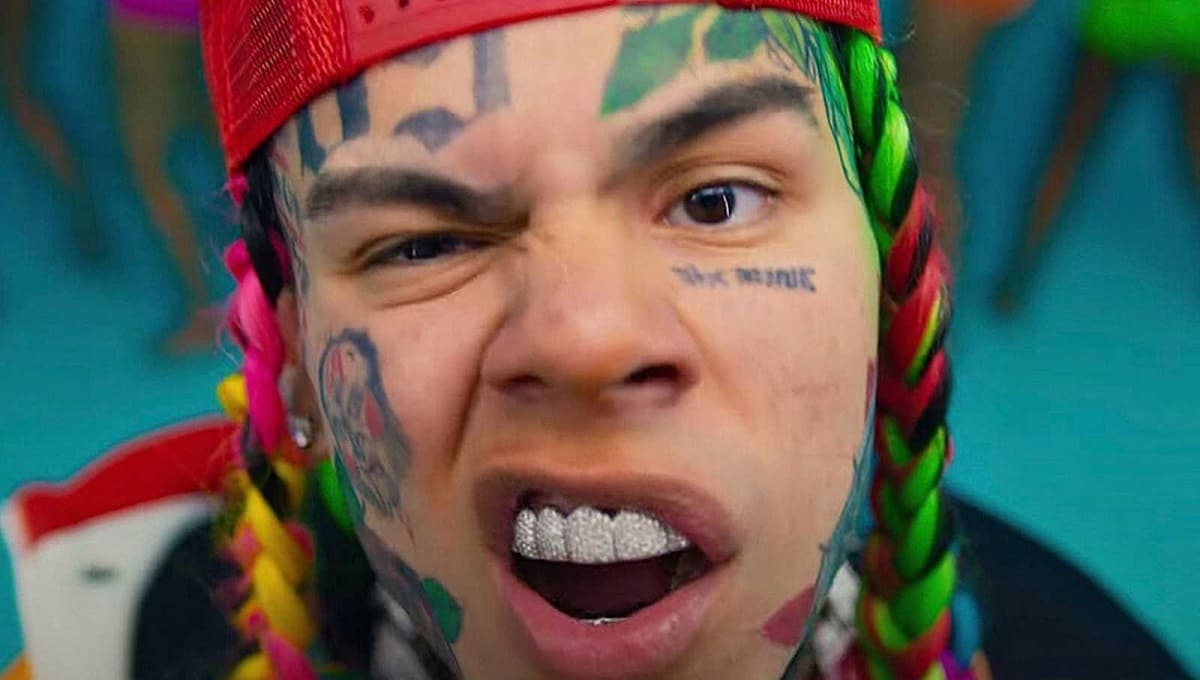 6ix9ine, el rapero de origen poblano, regala dinero en redes sociales