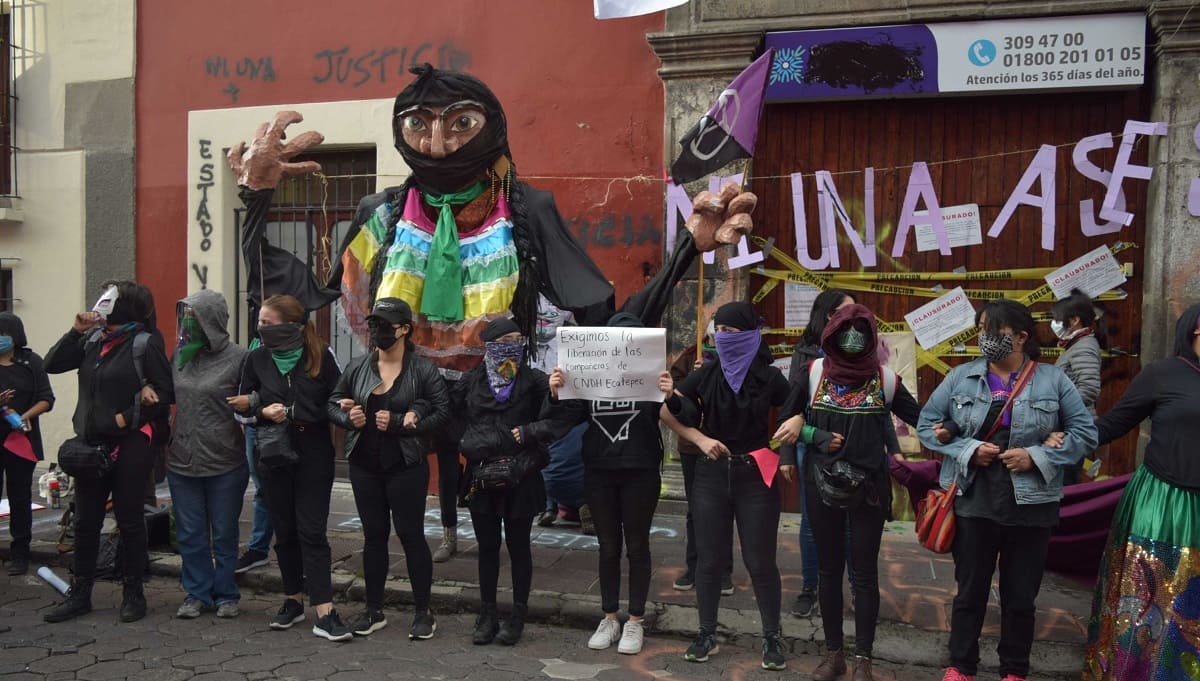FOTOS: Feministas toman simbólicamente la CDH Puebla 19 dsc 9025