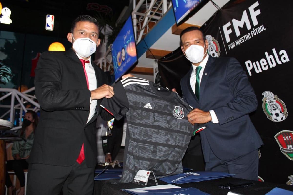 escuela de directores tecnicos