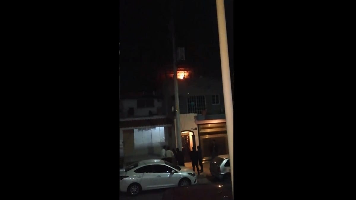¡Se les está diciendo! Prenden cohetes y provocan incendios en fiestas patrias (VIDEOS) 1 incendios pirotecnia