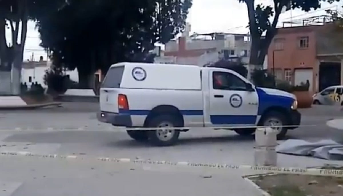 Por hipotermia, muere indigente sentada en un parque en Puebla 1 playa