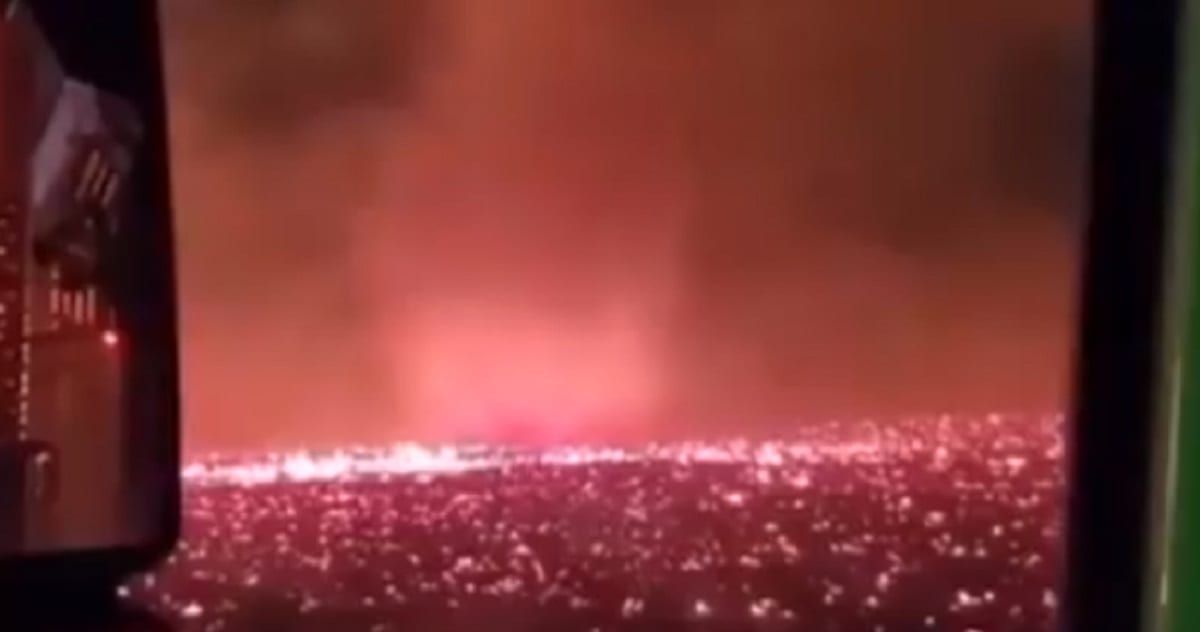 VIDEO: Captan tornado de fuego durante los incendios en California 1 tornado