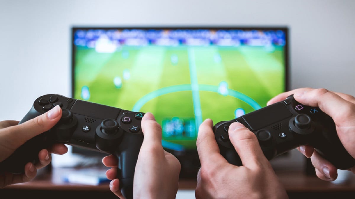 Madre corre a escobazos de su casa a su hijo "nini" de 30 años en Iztapalapa 1 videojuesos