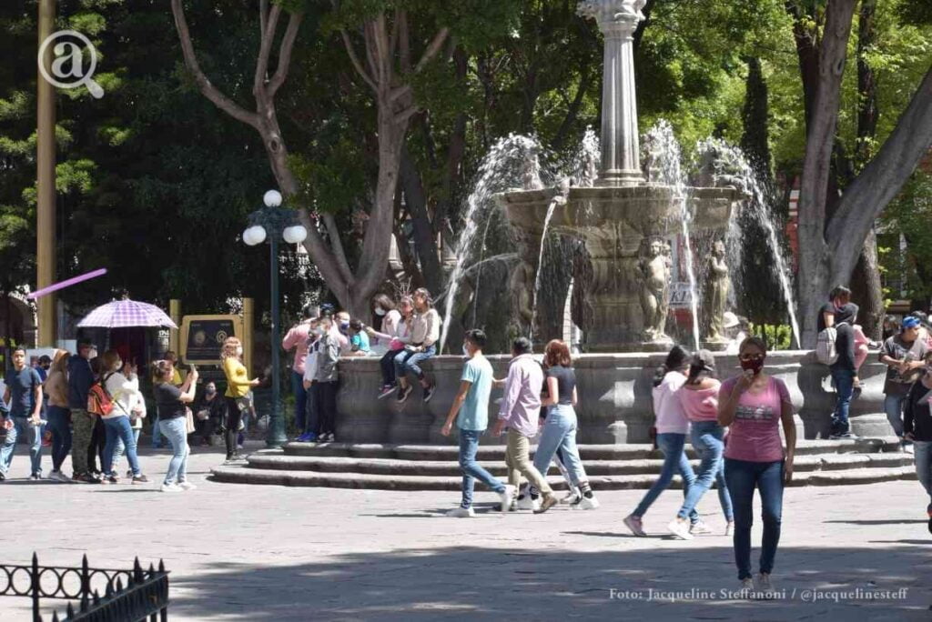 Centro Puebla gente covid 4