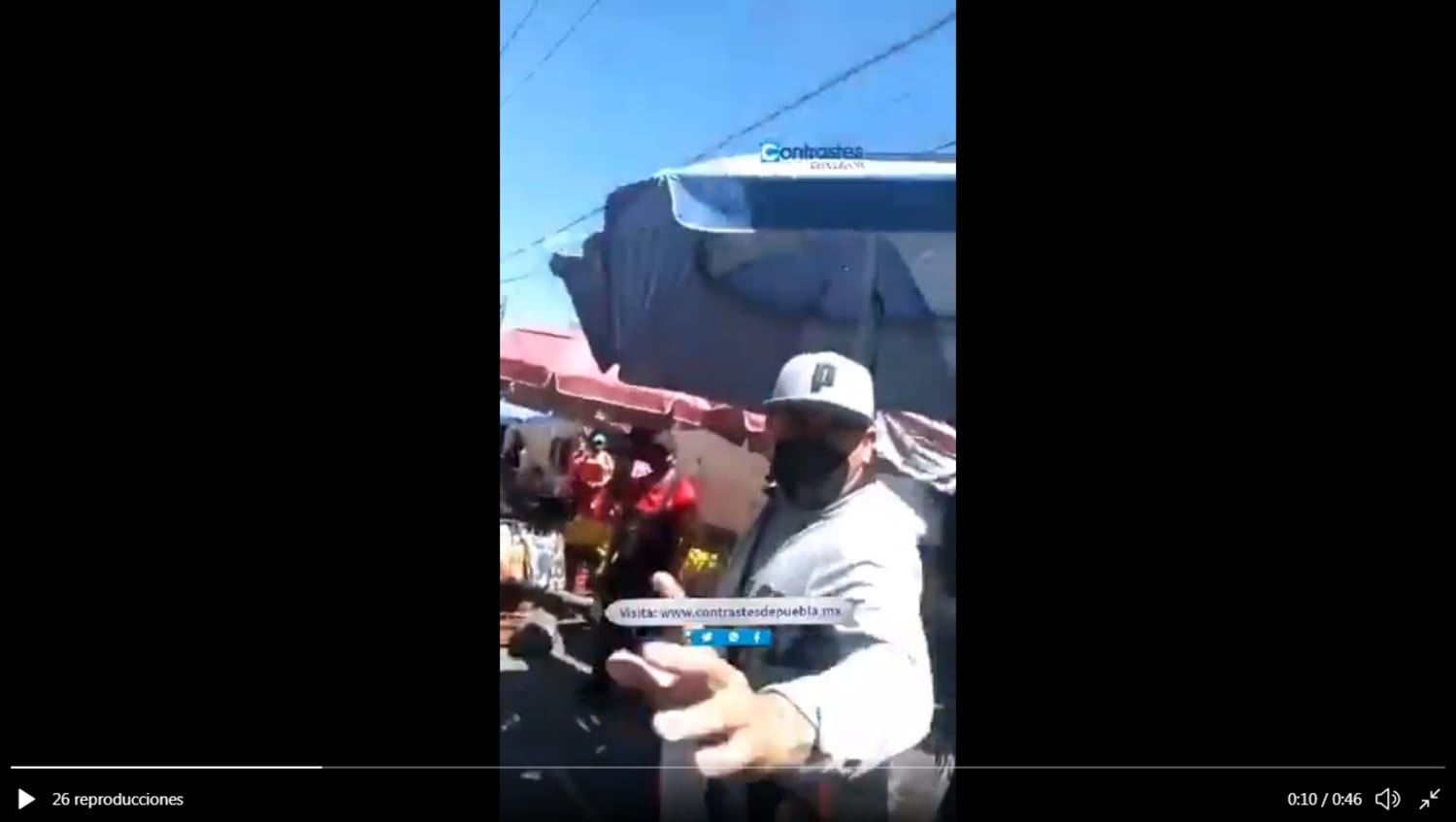 Se registra enfrentamiento entre comerciantes y policías en el mercado 5 de Mayo 1 ENFRENTAMIENTO ENTRE POLICIAS Y COMERCIANTES DEL MERCADO 5 DE MAYO