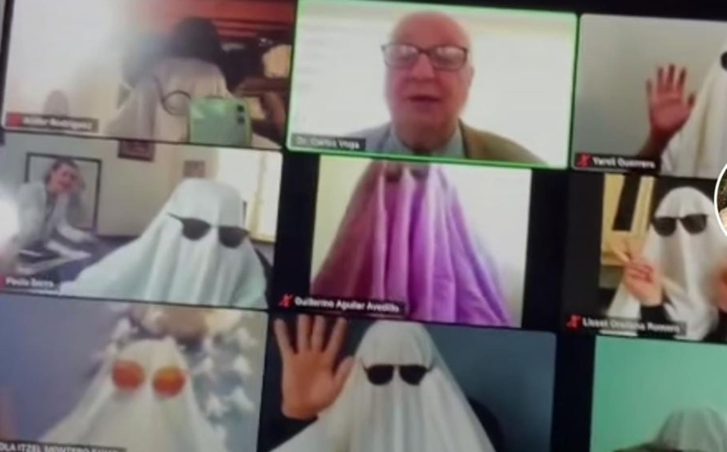 Alumnos se disfrazan de fantasmas para clase en línea y así reaccionó su maestro 1 FANTASAS DE CLASES EN LINEA 1
