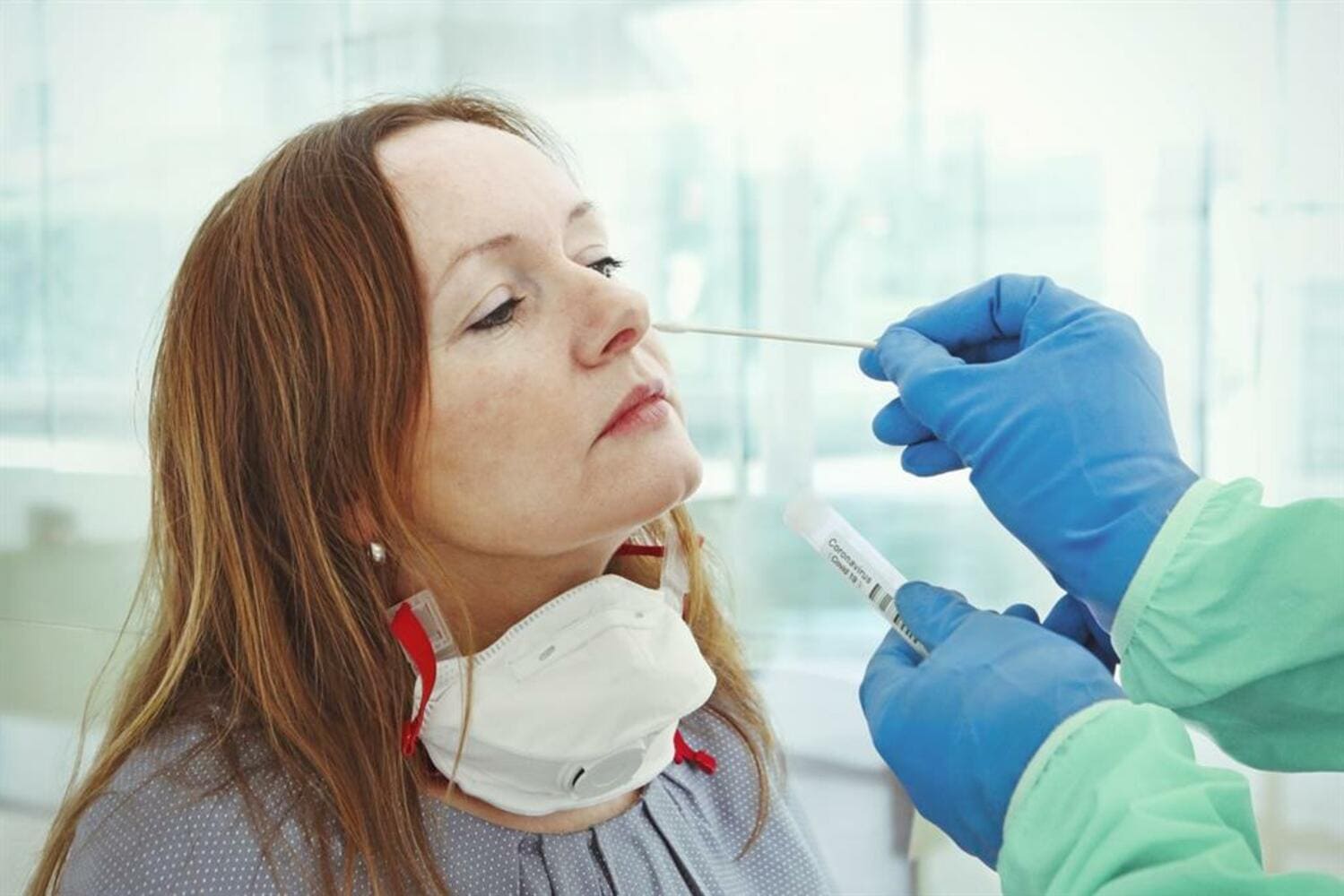 Dañan cerebro de mujer estadounidense tras prueba covid-19 1 PRUEBAS COVID 19