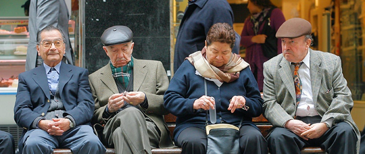 Abuelito de 71 años usa gas pimienta para mantener sana distancia y lo detienen 1 TERERA EDAD