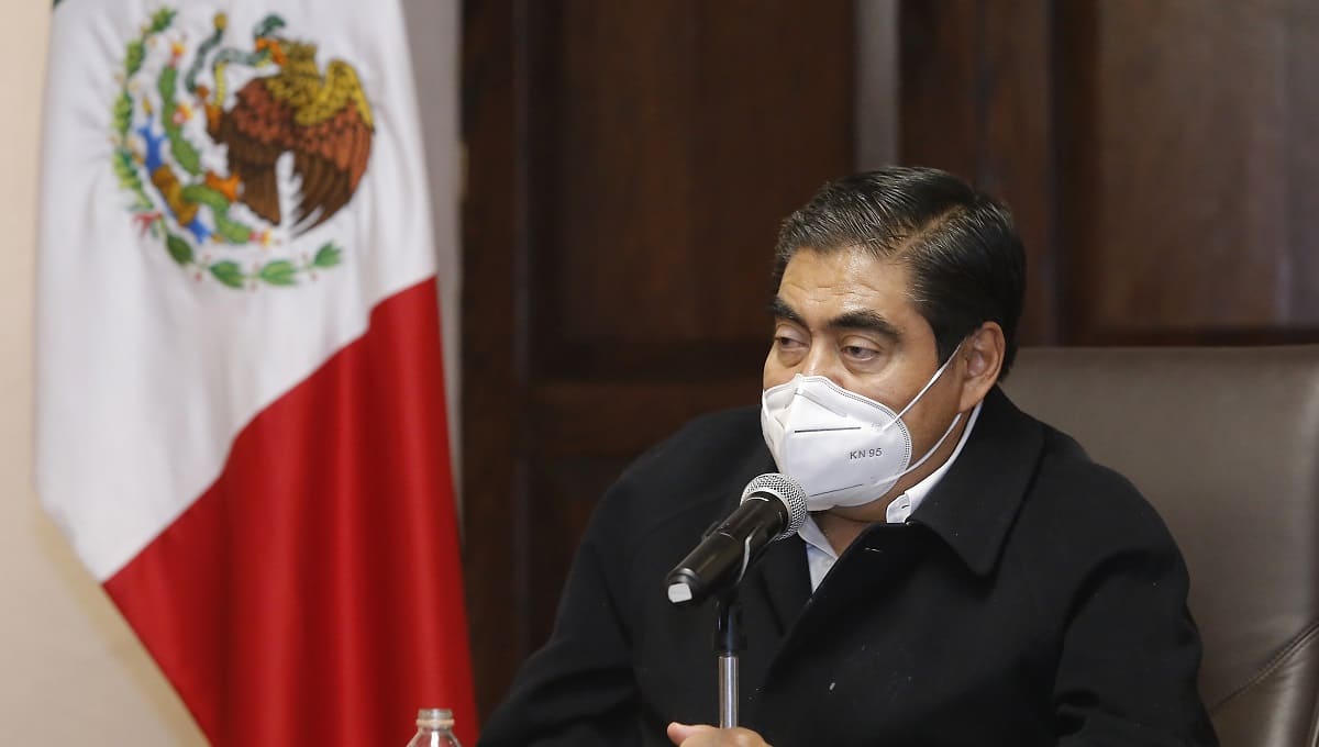 Transita Puebla capital de rojo a naranja alto en el semáforo epidemiológico: MBH 1 barbosa puebla naranja 1
