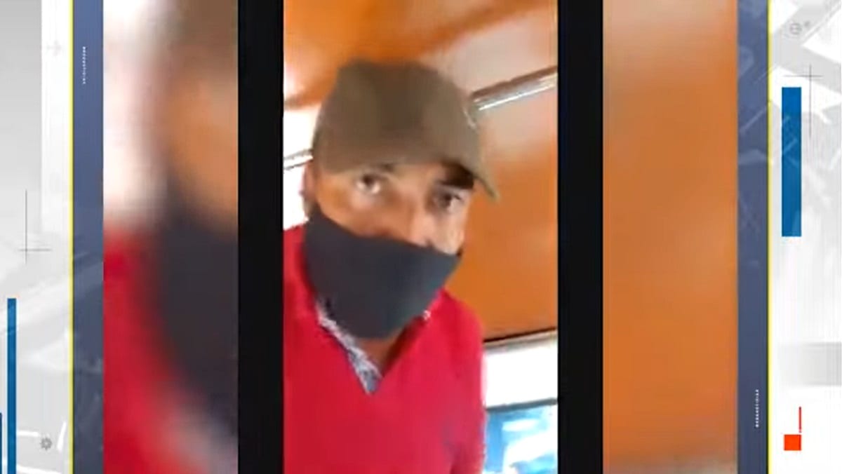 VIDEO: Mujer graba a un sujeto mientras se masturbaba en la combi y lo confronta 1 cerdo