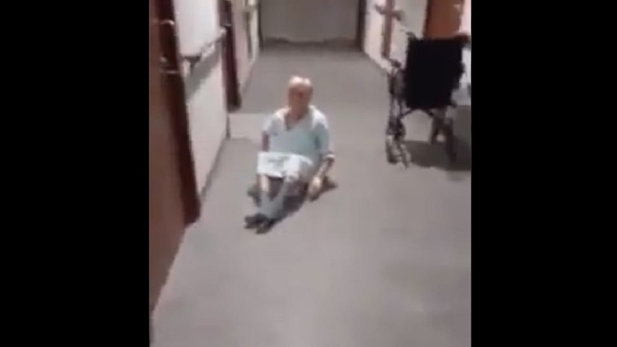 cuidadora se burlo de abuelita mientras estaba en el suelo