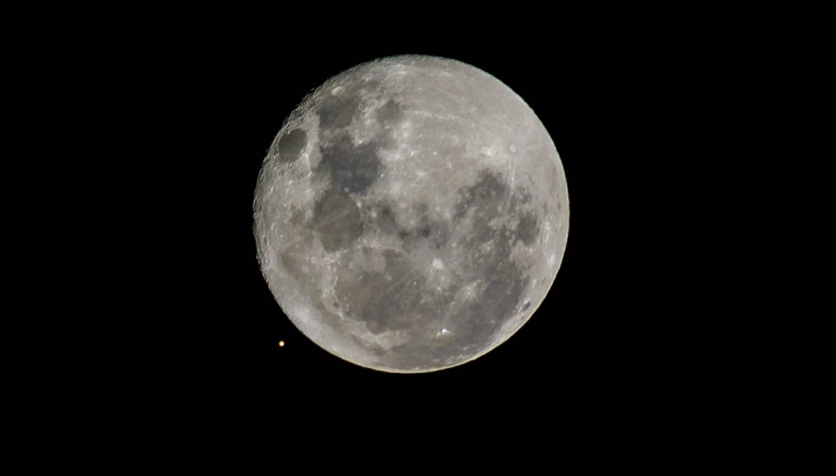 FOTOS: Las mejores imágenes de la conjunción de Luna y Marte 1 luna