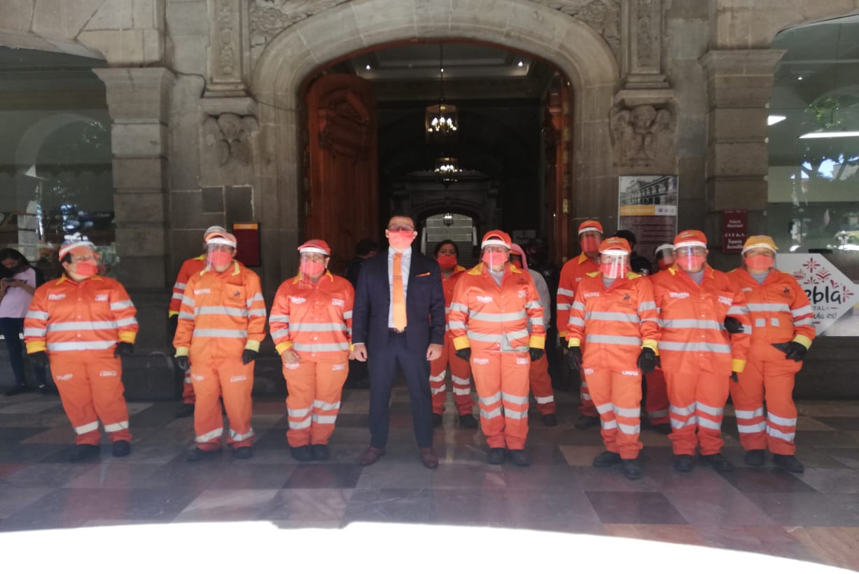 Para proteger a recolectores, piden marcar de rojo bolsas con residuos COVID 1 naranjitas
