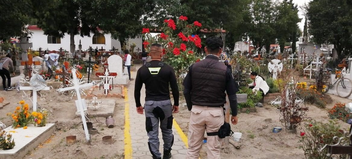Protección Civil de San Andrés Cholula supervisa protocolo sanitario en panteones 1 02 4 e1605769630441